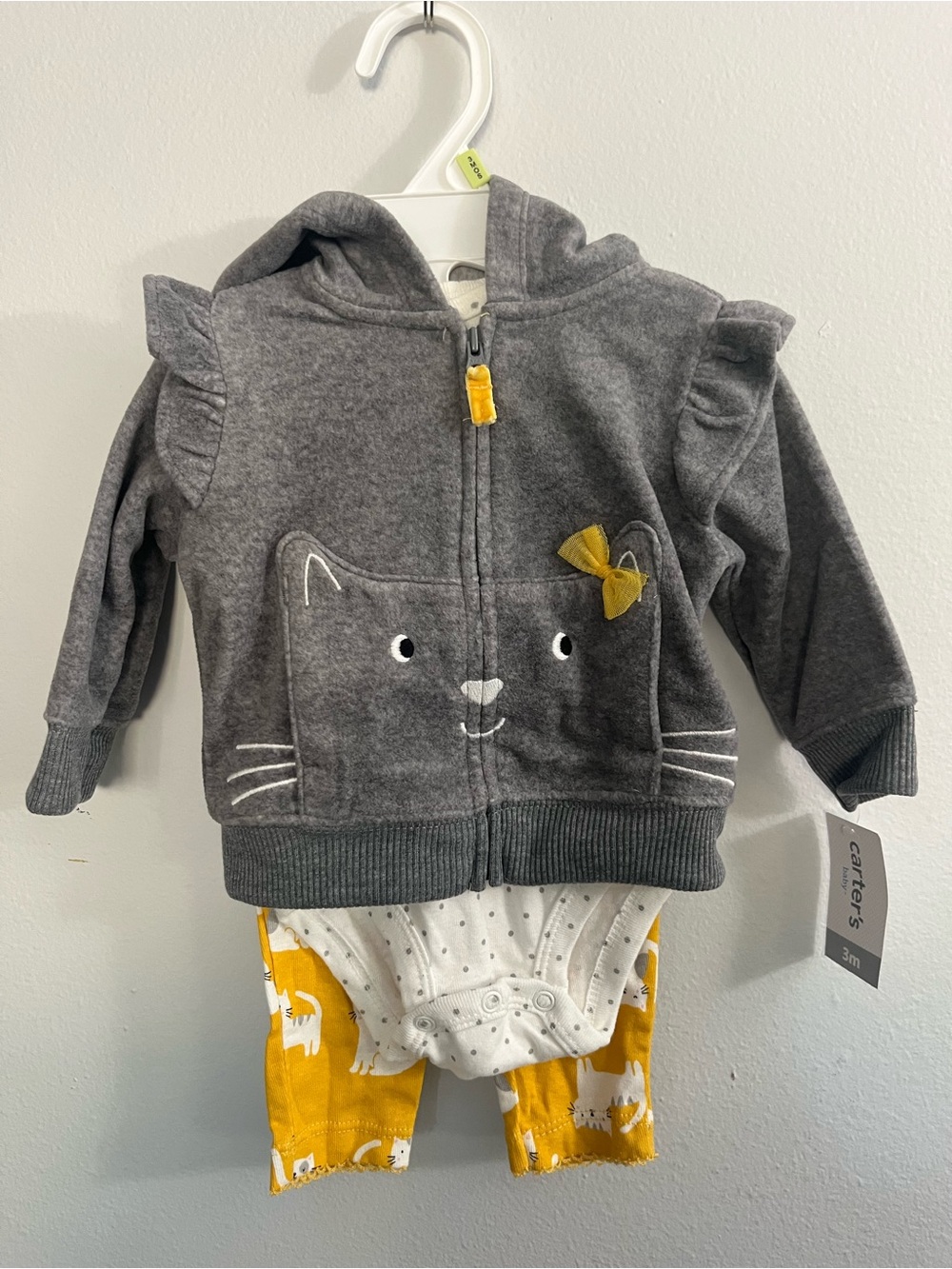 Carter's gray and white baby 3m new